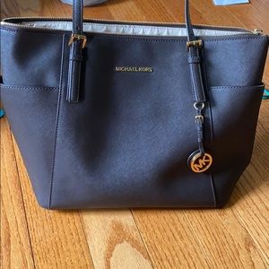 Michael Kors Jet Set Leather Tote - Dark Brown